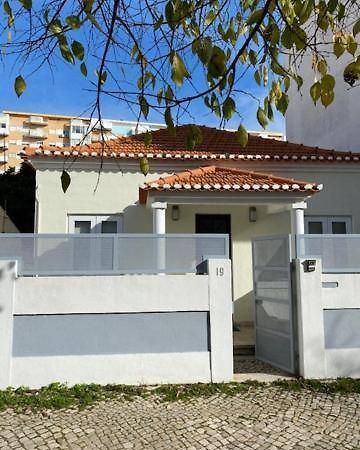 Getwet Surfcamp Bed & Breakfast Costa da Caparica Exterior photo